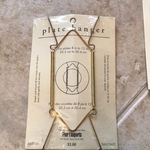Set of 4 vintage plate hangers